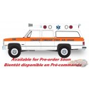 (Preorder) 1984 GMC Suburban 2500 Sierra Classic Amblance - Hobby Exclusive - 1/64 Greenlight - 30509