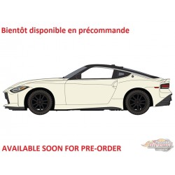 Nissan Z 2023 blanc Everest toit noir - Auto World Premium - 2026 Release 4A - Auto World - 1/64 - AW64572 A F