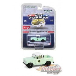 US Border Patrol - 1969 Harvester Scout Half Cab - Hot Pursuit Series Special Edition - 1/64 Greenlight - 43035 A