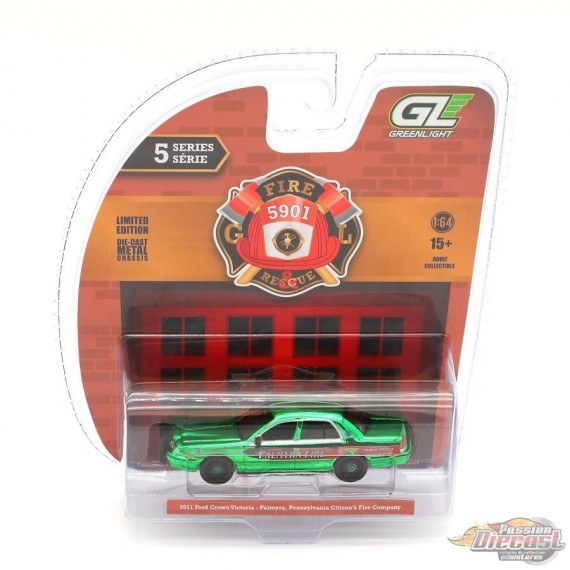 CHASE CAR 2011 Ford Crown Victoria - Palmyra, Pennsylvania Fire Department - Fire Rescue Series 5 - 1/64 Greenlight - 67070 AGR