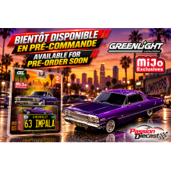 Chevrolet Impala SS 1963 Lowriders avec mini plaque en métal - Violet bonbon - 1/64 Greenlight - 51757 C