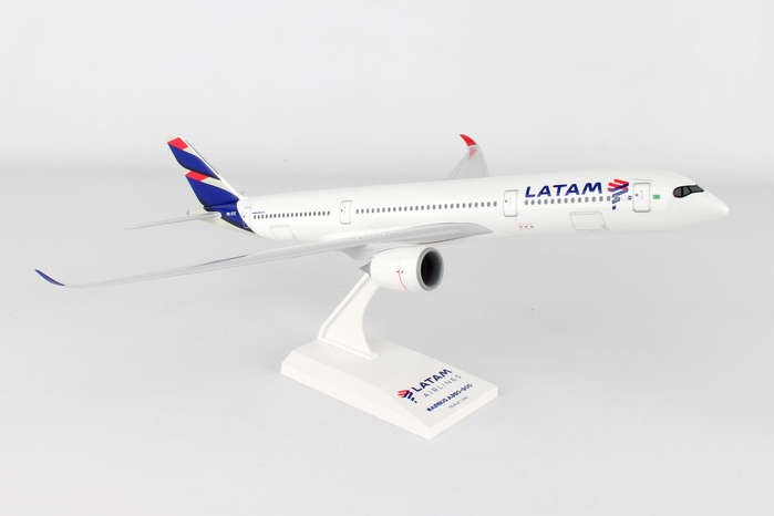 Passion Diecast  LATAM   AIRBUS  A350-900  REG#PR-XTE    SKYMARKS 1/200 SKR937 