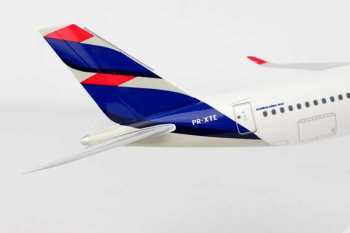 Passion Diecast  LATAM   AIRBUS  A350-900  REG#PR-XTE    SKYMARKS 1/200 SKR937 