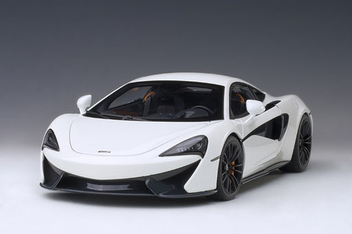  McLaren 570S, White/Black Wheels  Autoart Composite  1/18  AA-76041  Passion Diecast