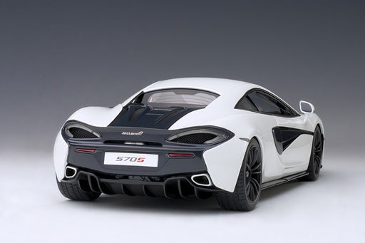  McLaren 570S, White/Black Wheels  Autoart Composite  1/18  AA-76041  Passion Diecast