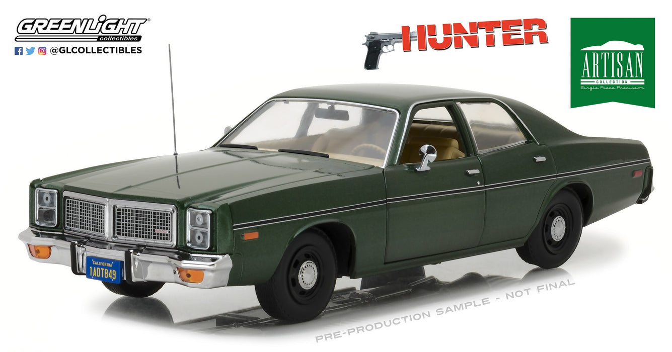 1/18 Greenlight 1-18 Artisan Collection 1977 Dodge Monaco Hunter 19045 PASSION DIECAST