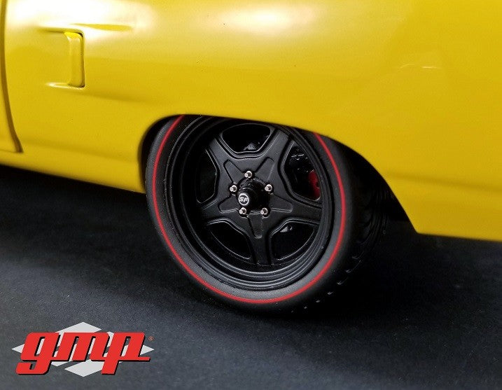 Street Fighter 5-Spoke Wheel & Tire Pack with low profile tires 1-18 GMP - G-18890 Passion Diecast 