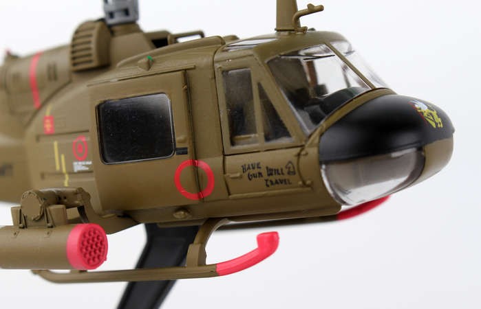  UH-1 HUEY GUNSHIP  US ARMY  1ST CAVALRY DIVISION  POSTAGE STAMP  1/87  PS5601  Passion Diecast 