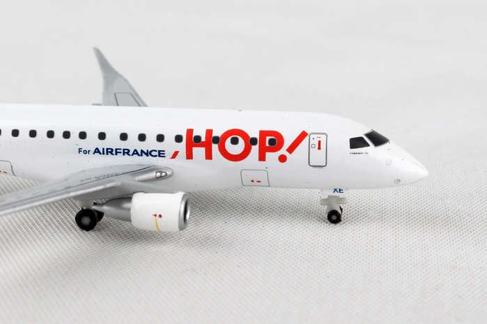 HOP!   Air France Embraer ERJ-170   F-HBXE  Herpa Wings  1/400 562621  Passion Diecast 