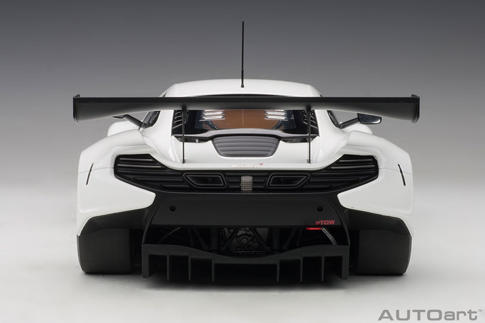 McLAREN 650S GT3 - WHITE WITH BLACK ACCENTS  Autoart  1/18 81640  Passion diecast