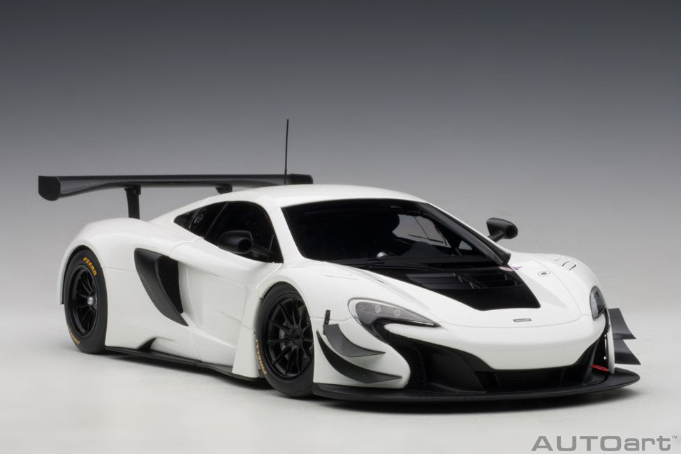 McLAREN 650S GT3 - WHITE WITH BLACK ACCENTS  Autoart  1/18 81640  Passion diecast