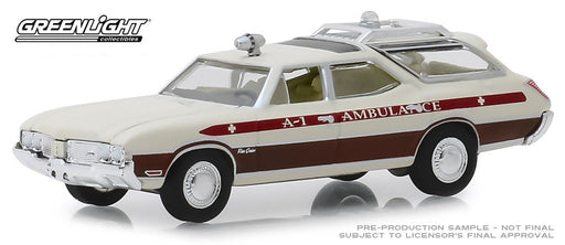 1970 Oldsmobile Vista Cruiser - Waco, Texas A-1 Ambulance (Hobby Exclusive) 1/64 greenlight 30066 Passion Diecast 