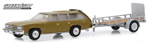 1977 Pontiac LeMans Safari with Utility Trailer  Hitch & Tow Series 18 Greenlight  1-64 - 32180 A Passion Diecast 