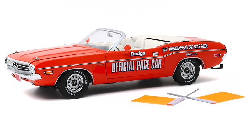 1971 Dodge Challenger Convertible - Indianapolis 500 Pace Car  with Orange Flags - Greenlight 1/18 - 13569  -  Passion Diecast 