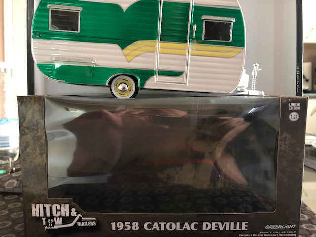 Hitch & Tow Trailers Series 5 -1958 Catolac DeVille Travel Trailer GREENMACHINE 1/24 18450 AGR