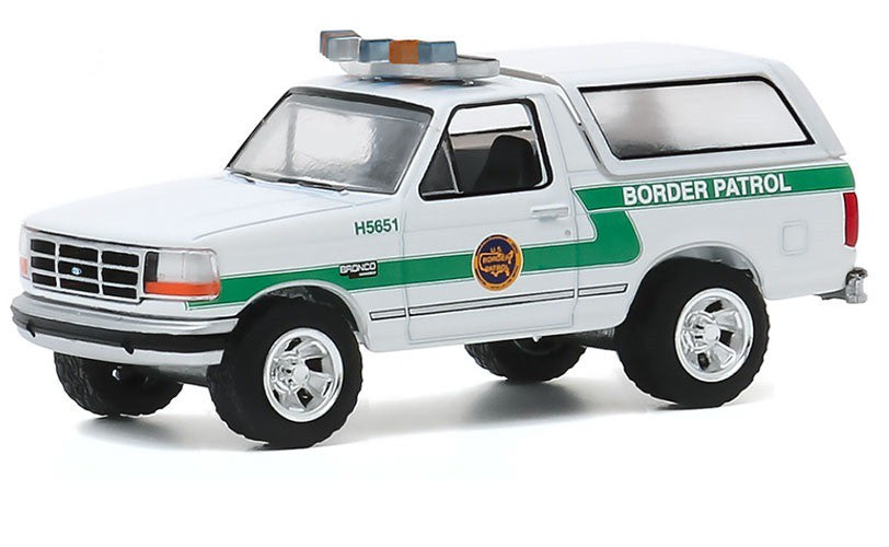 1993 Ford Bronco US Customs  Border Patrol - Hot Pursuit Series 35 -  1-64 greenlight 42920 D -   Passion Diecast