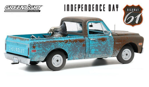 1971 Chevrolet C-10 Pickup with Alien Figure - Independence Day -  HWY 61 1/18 - 18021 - Passion Diecast 