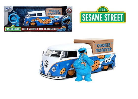 Sesame Street - 1962 Volkswagen Bus &  Cookie Monster  figure -  Jada 1/24 - 31751 - Passion Diecast 