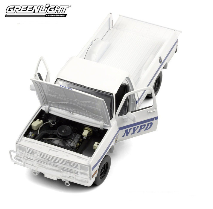 1984 Chevrolet CUCV M1008 - New York City Police Department (NYPD) - White -  1/18  Greenlight 13561  -  Passion Diecast