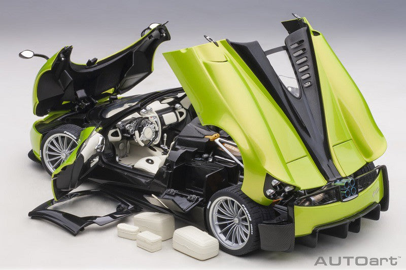 Pagani Huayra Roadster Verde Firenze-  AUTOART -  1/18 - 78288 -  Passion Diecast