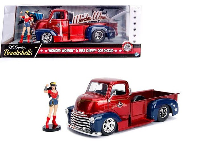 1952 Chevrolet COE Truck / Wonder Woman Figure - DC Comics -  JADA 1/24 -  30453  - Passion Diecast