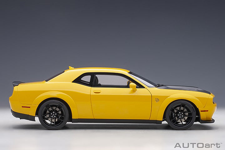 2018 Dodge Challenger SRT Hellcat Widebody - Yellow Jacket - Autoart 1/18 - 71737 -  Passion Diecast 