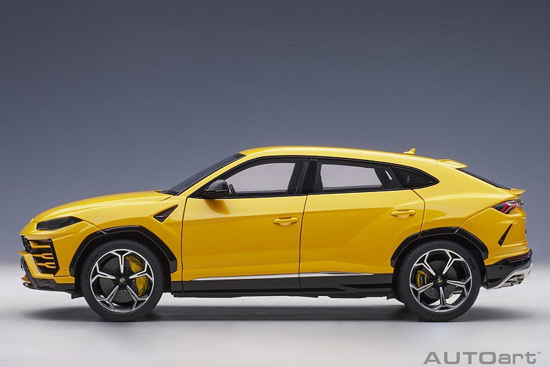 Lamborghini Urus - Giallo Auge -  Autoart 1/18 -  79163 - Passion Diecast 