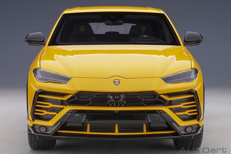 Lamborghini Urus - Giallo Auge -  Autoart 1/18 -  79163 - Passion Diecast 