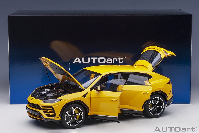 Lamborghini Urus - Giallo Auge -  Autoart 1/18 -  79163 - Passion Diecast 