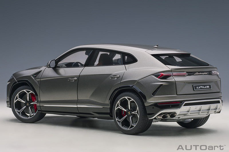 Lamborghini Urus - Grigio Titans -  Autoart 1/18 -  79164 - Passion Diecast 