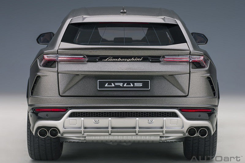 Lamborghini Urus - Grigio Titans -  Autoart 1/18 -  79164 - Passion Diecast 