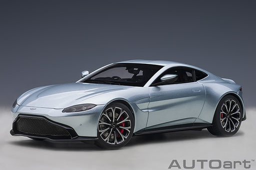 ASTON MARTIN VANTAGE 2019 SKYFALL SILVER -  Autoart 1/18 -  70276 - Passion Diecast 