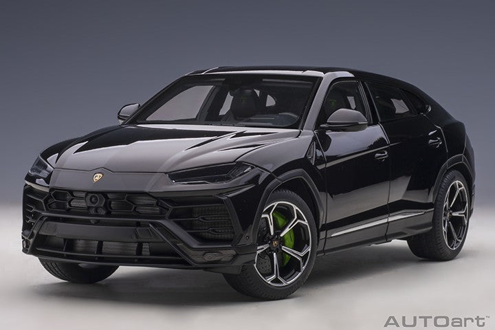 Lamborghini Urus - Nero Noctis -  Autoart 1/18 -  79165 - Passion Diecast 