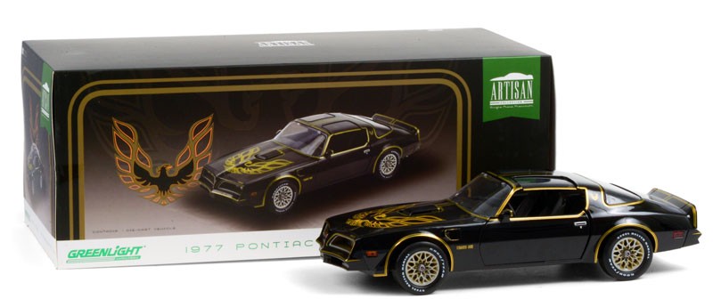 1977 Pontiac Firebird Trans Am - Starlite Black with Golden Eagle - Greenlight 1/18 - 19098 - Passion  Diecast 