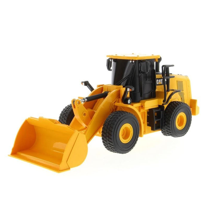 Cat 950M Wheel Loader-  Remote Controlled - Diecast Master  1/35-  23003 - Passion Diecast 