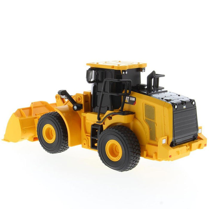 Cat 950M Wheel Loader-  Remote Controlled - Diecast Master  1/35-  23003 - Passion Diecast 
