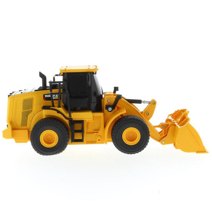 Cat 950M Wheel Loader-  Remote Controlled - Diecast Master  1/35-  23003 - Passion Diecast 