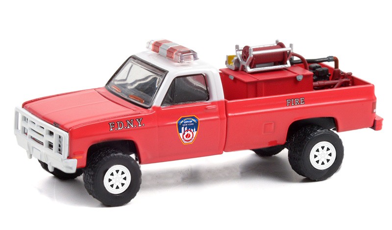 1986 Chevrolet M1008 4x4 with Fire Equipment, Hose and Tank - FDNY - Hobby Exclusive - 1/64 Greenlight 30240