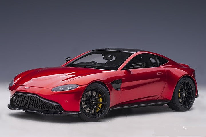 2019 ASTON MARTIN VANTAGE - Hyper Red -  Autoart 1/18 -  70277