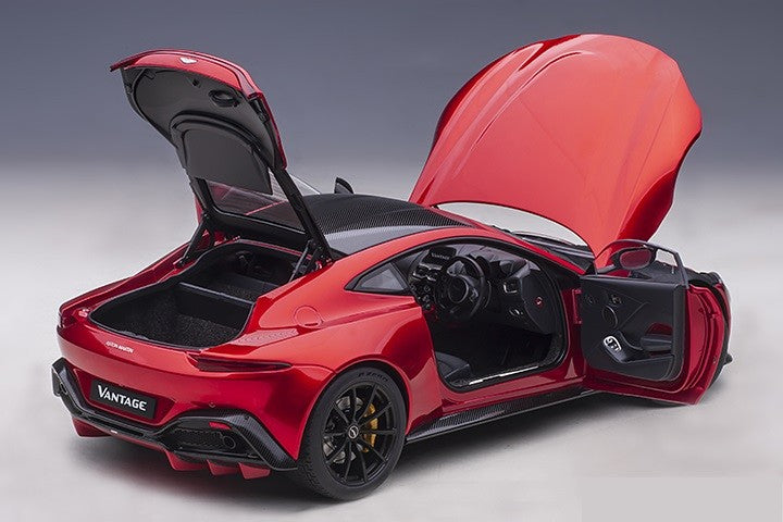 2019 ASTON MARTIN VANTAGE - Hyper Red -  Autoart 1/18 -  70277