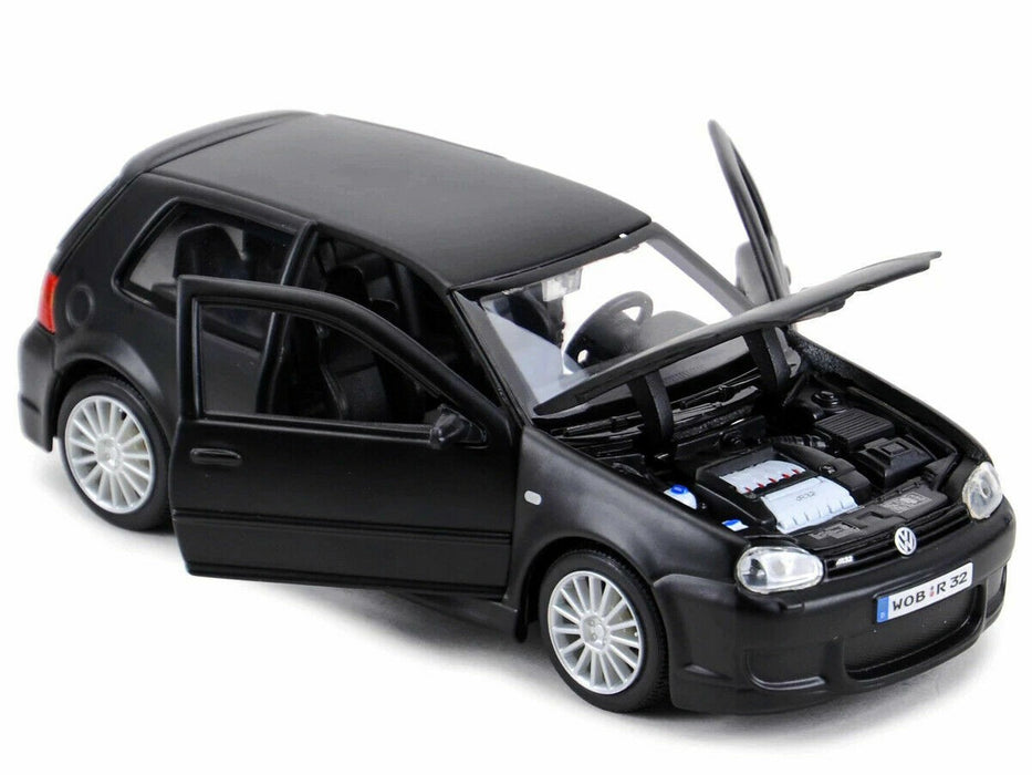 Volkswagen Golf R32 Mat Black - Maisto 1/24 - 31290  BK