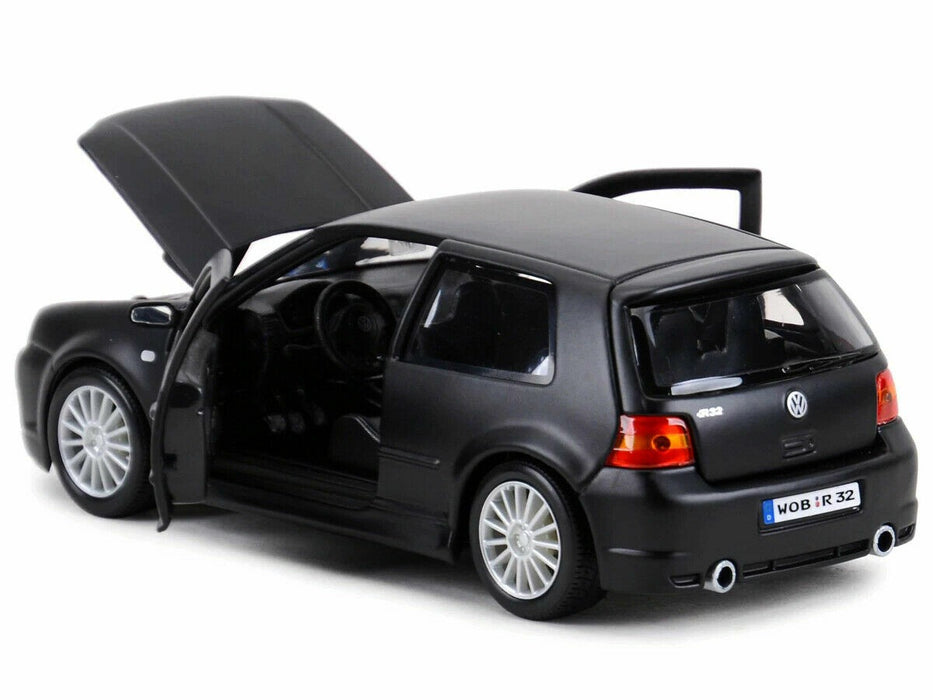 Volkswagen Golf R32 Mat Black - Maisto 1/24 - 31290  BK