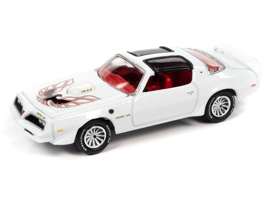 1977 Pontiac Firebird Trans Am Cameo White - Muscle Car USA Johnny Lightning 1:64 - JLSP175 B   JLMC027