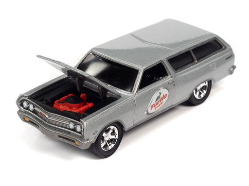 1965 Chevrolet Chevelle Wagon Silver  - Muscle Car USA Johnny Lightning 1:64 - JLSP173 B   JLMC027