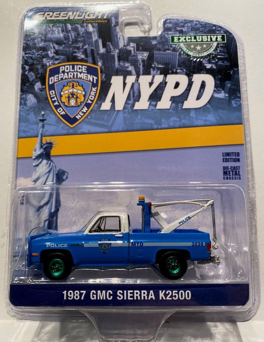 1987 GMC Sierra K2500 - Drop in Tow Hook - New York City Police Dept (NYPD) -1/64 GREENMACHINE - 30236GR