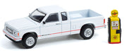 1991 GMC Sonoma ST with Vintage Pennzoil Gas Pump - The Hobby Shop Series 12 - 1/64 Greenlight - 97120 D