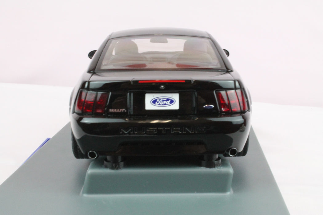 2001  Ford Mustang  Gt Bullit black  - AUTO ART  1/18 - 72852 Used