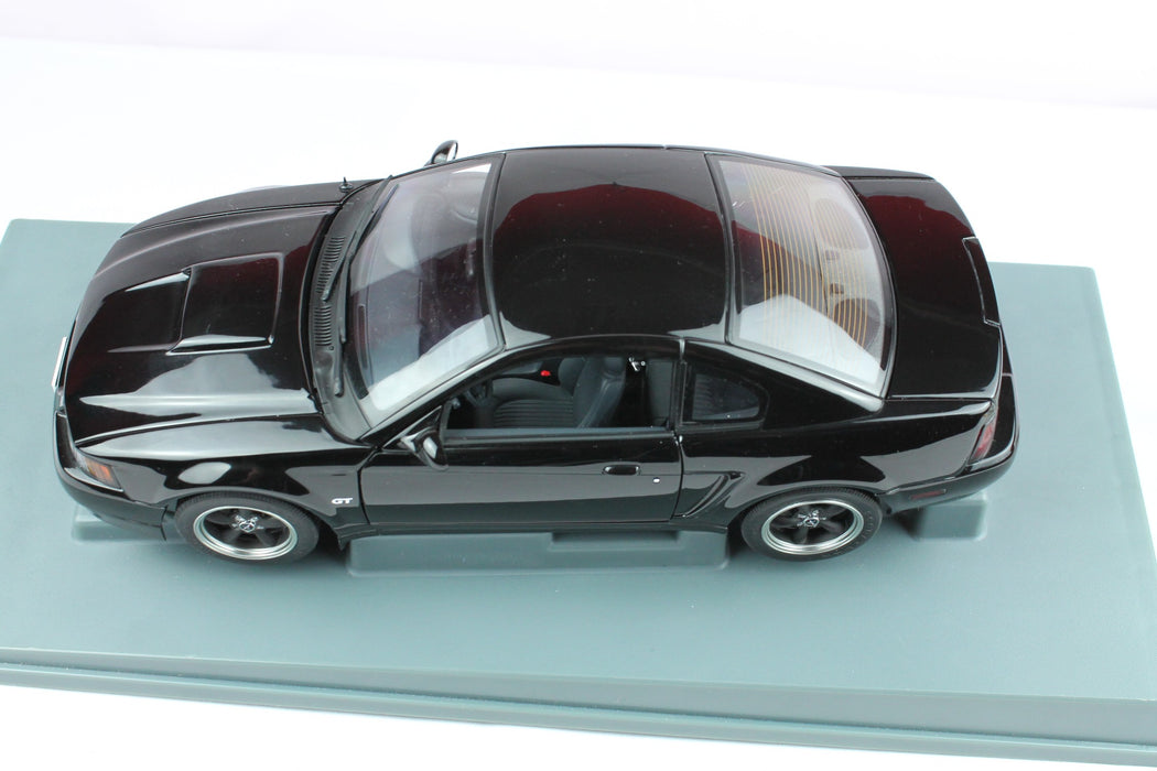 2001  Ford Mustang  Gt Bullit black  - AUTO ART  1/18 - 72852 Used
