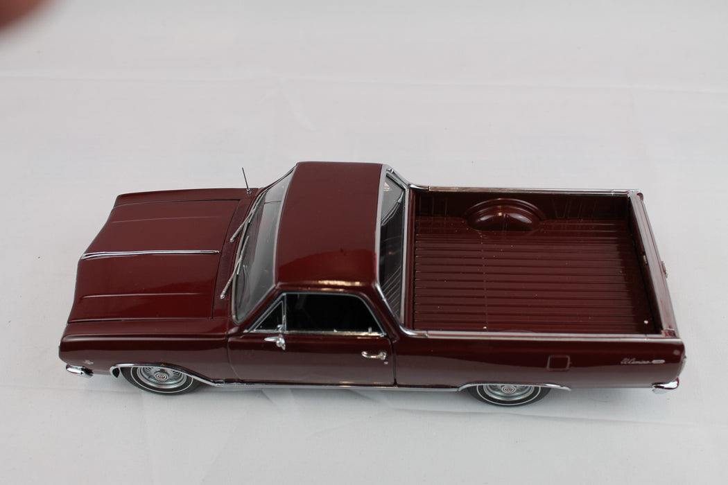 1965 Chevrolet El Camino bourgogne paint rash on hood Acme  1/18 -  1805405 used