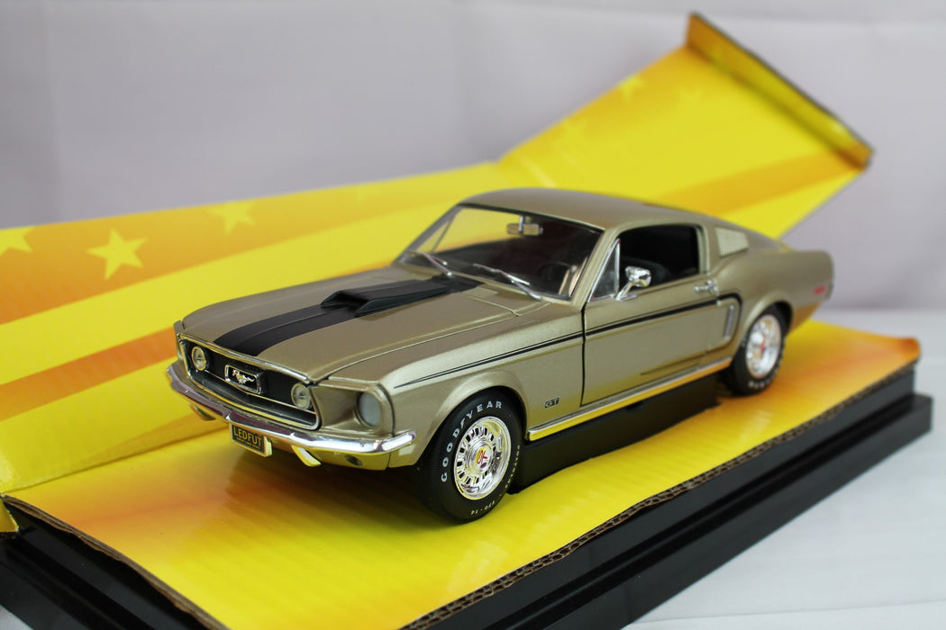 1968 Mustang  CJ 428  American Muscle Gold 1/18 - 32409 Used